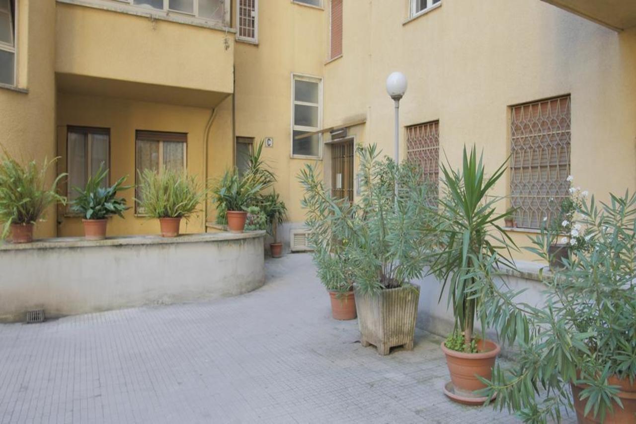 Bed and Breakfast Vino E Vinili Roma Exterior foto