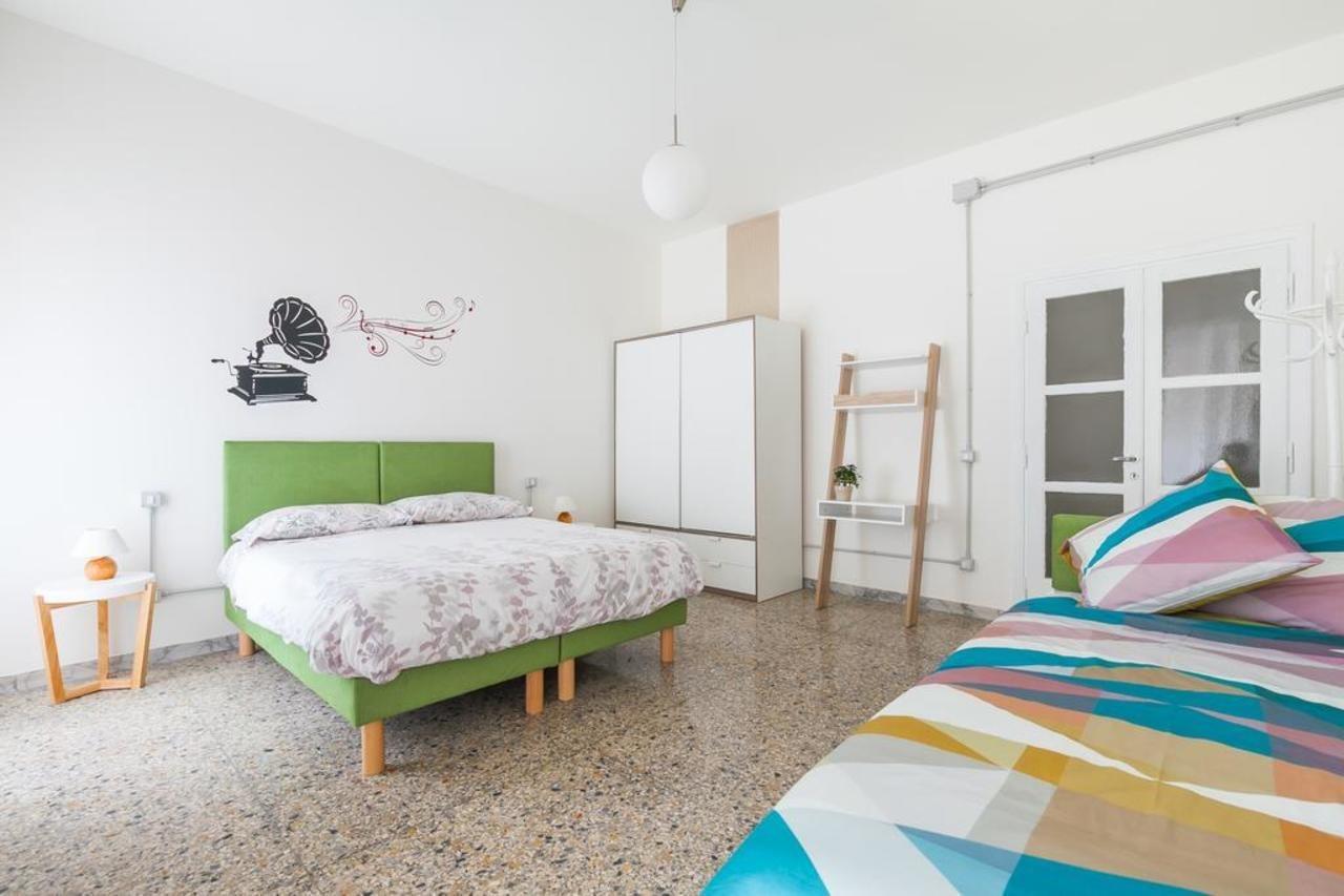 Bed and Breakfast Vino E Vinili Roma Exterior foto