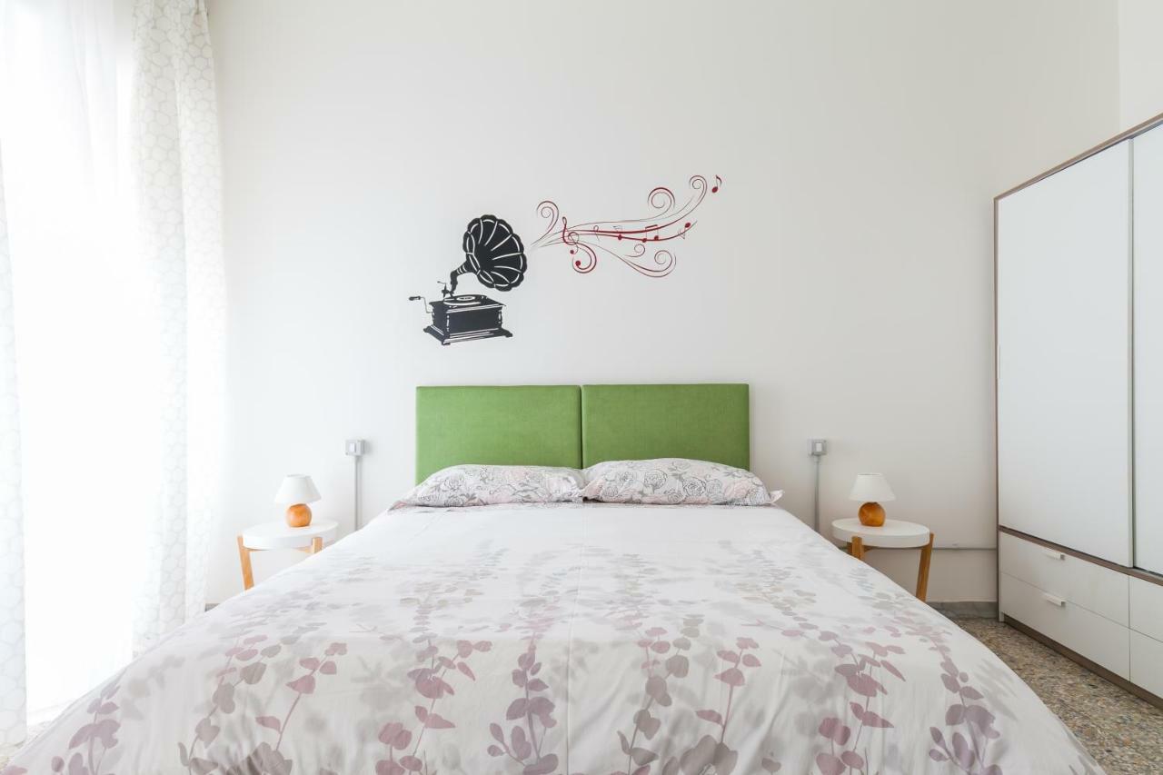 Bed and Breakfast Vino E Vinili Roma Exterior foto