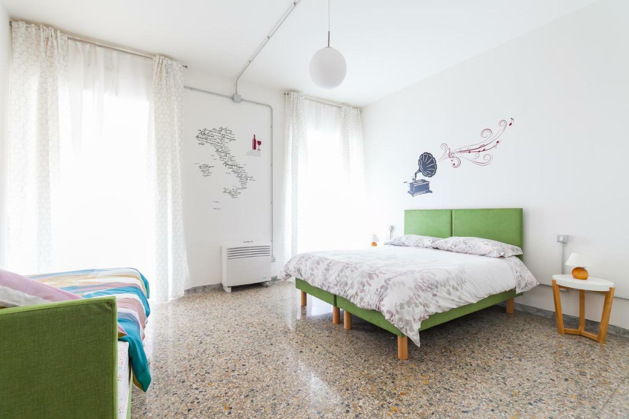 Bed and Breakfast Vino E Vinili Roma Exterior foto