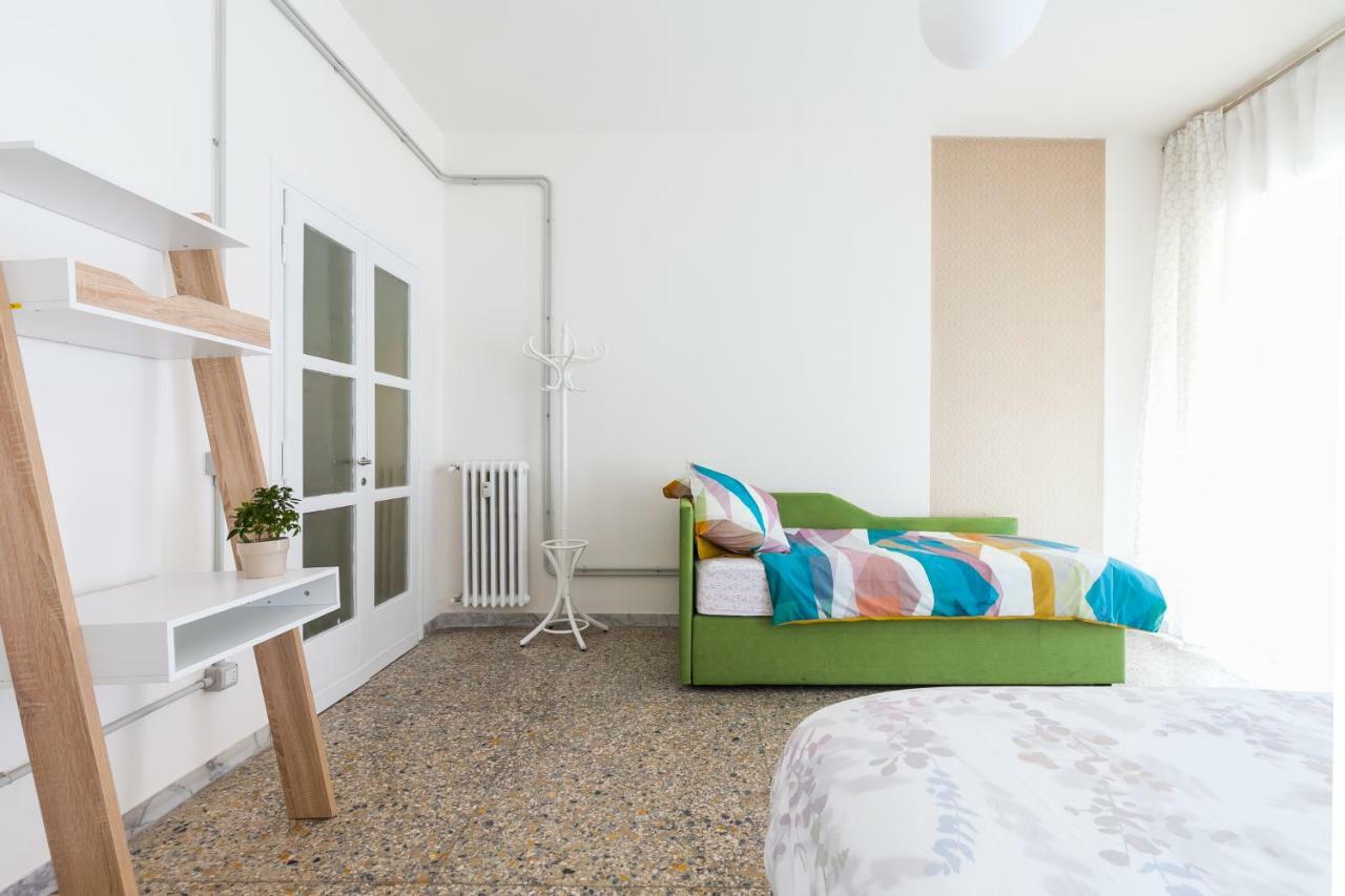 Bed and Breakfast Vino E Vinili Roma Exterior foto